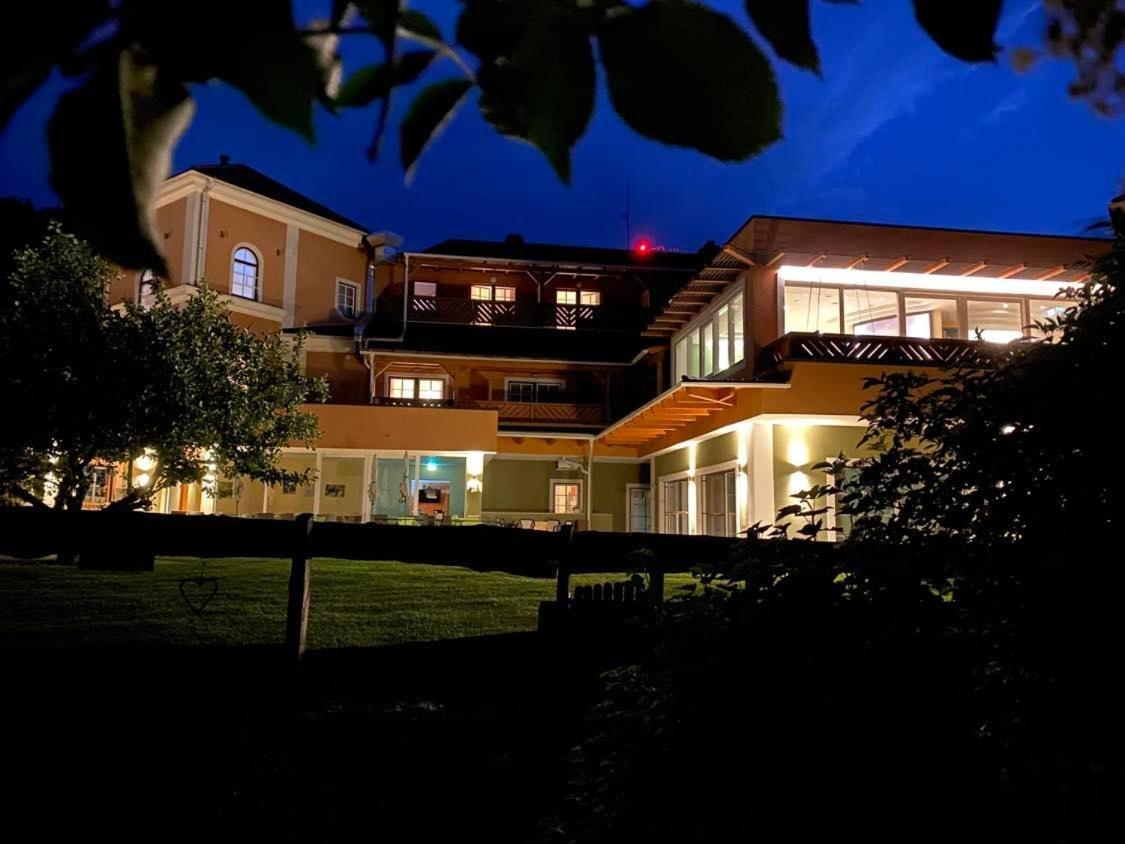 Landhotel Timmerer Möderbrugg Eksteriør billede